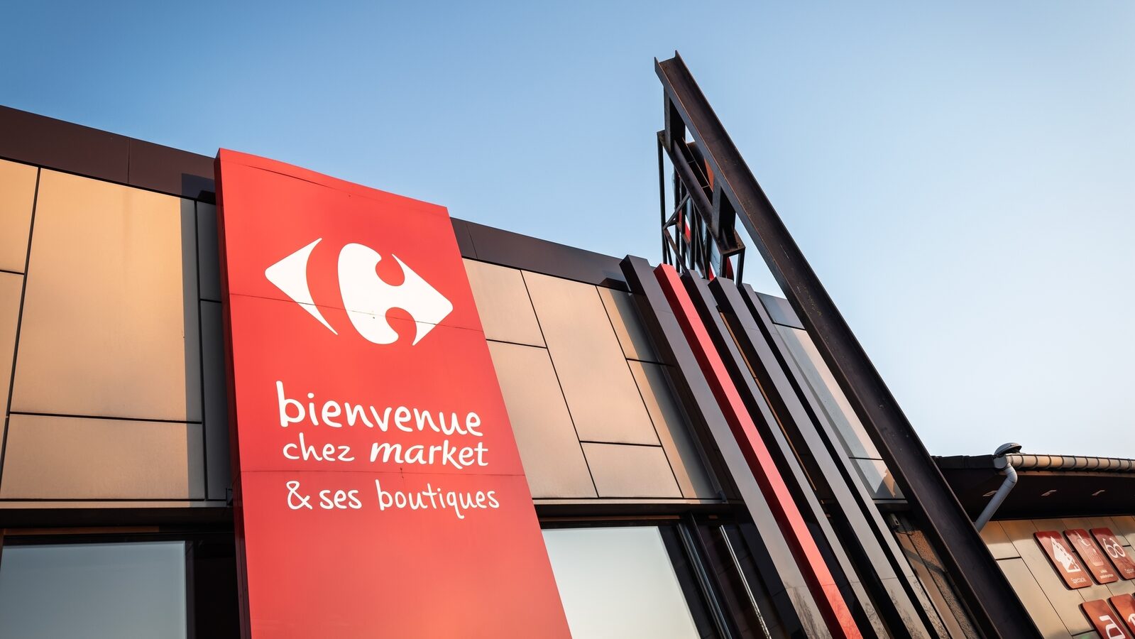 Montigny,,France,-,March,4,,2026:,Carrefour,Market,Logo,And Francia Supermercati